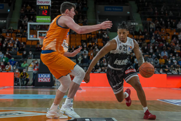 稳居第一 稳居第一