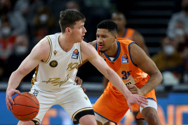 力相较中国 力相较中国